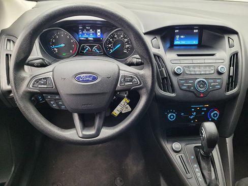 Used 2017 Ford Focus SE FWD image 22
