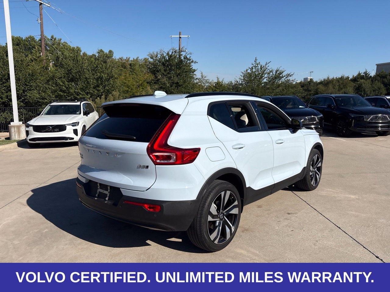 Certified 2024 Volvo XC40 B5 Plus w/ Protection Package Premier AWD/4WD image 8