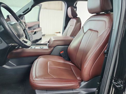 Used 2024 Ford Expedition Max Limited image 19