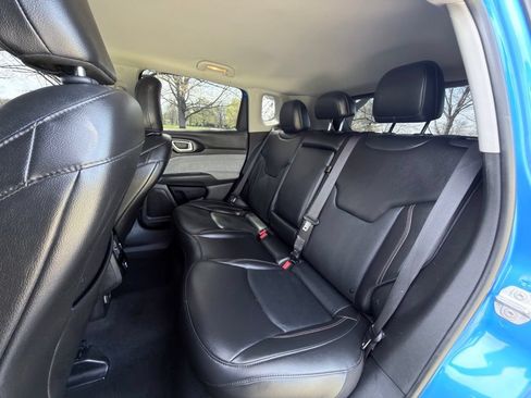 Used 2022 Jeep Compass Latitude AWD/4WD image 17
