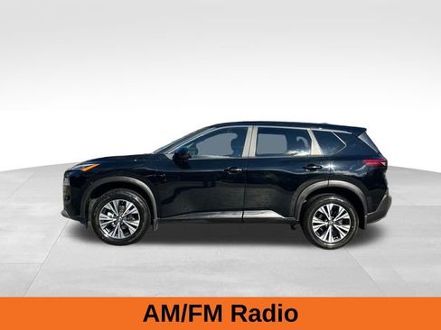 Used 2023 Nissan Rogue SV image 2