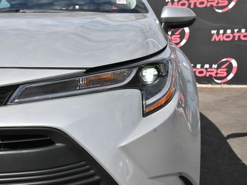 Used 2025 Toyota Corolla LE w/ LE Premium Package FWD image 11
