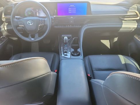 Used 2024 Toyota Crown Limited image 13