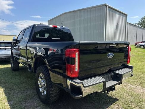 Used 2023 Ford F250 Lariat w/ Lariat Ultimate Package AWD/4WD image 12