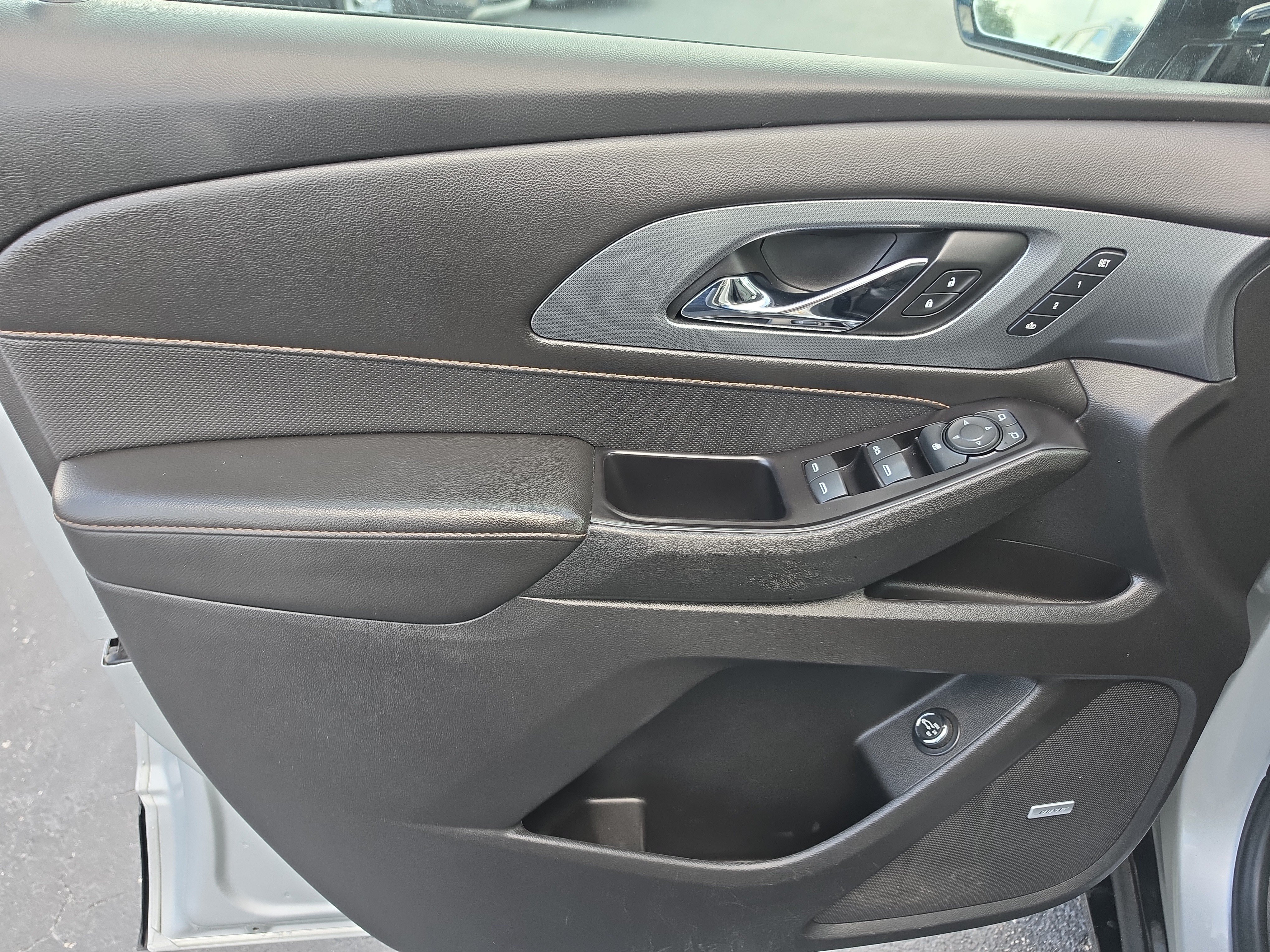 Certified 2019 Chevrolet Traverse Premier w/ Redline Edition AWD/4WD image 19