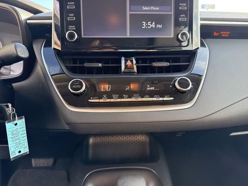 Used 2020 Toyota Corolla LE image 20