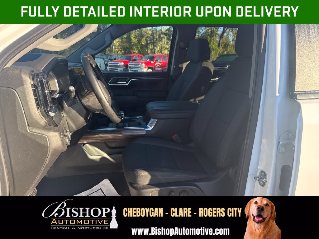 Used 2023 Chevrolet Silverado 1500 RST AWD/4WD image 3