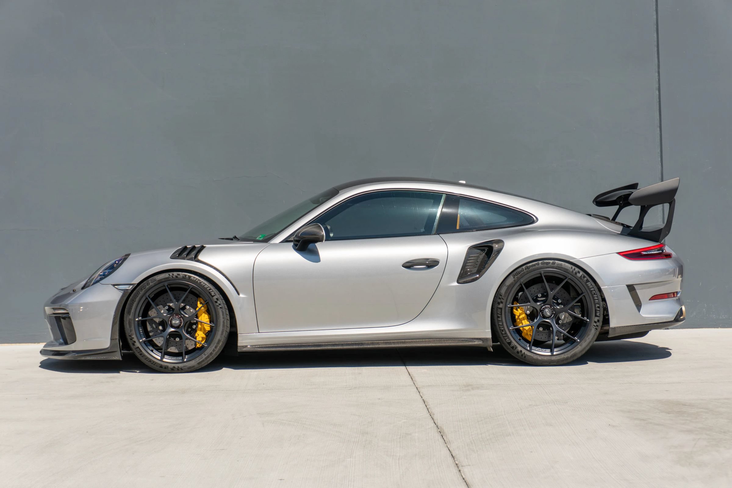 Used 2019 Porsche 911 GT3 RS RWD image 2