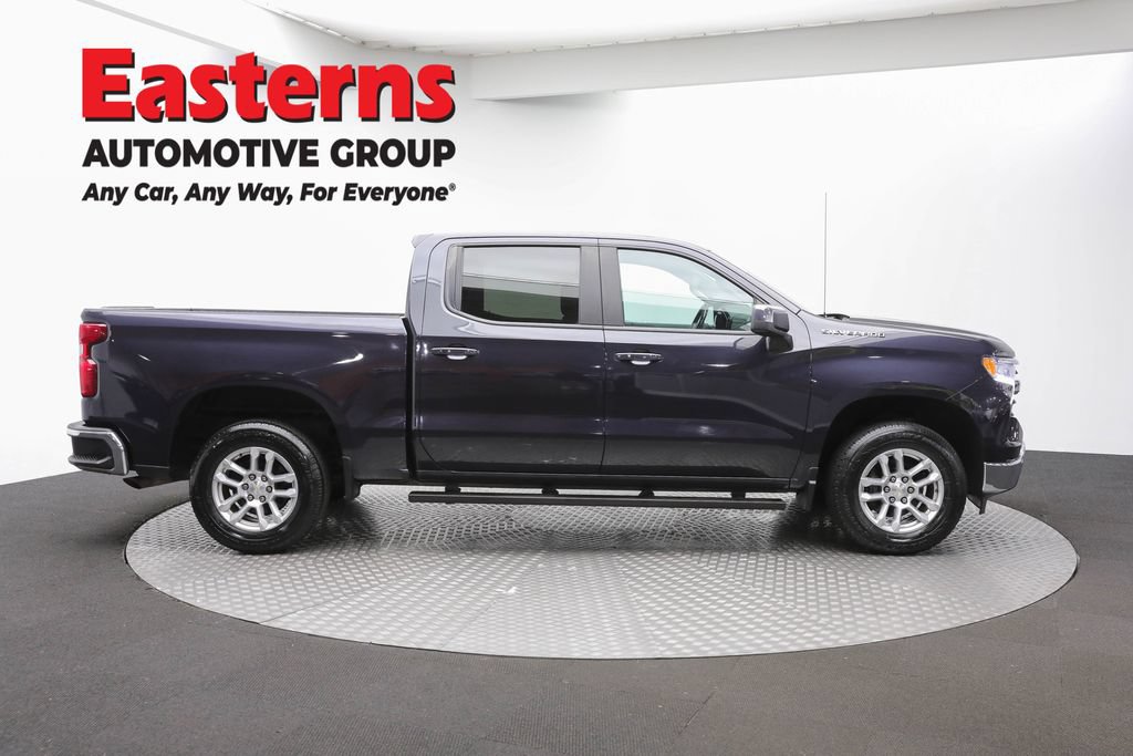 Used 2022 Chevrolet Silverado 1500 LT AWD/4WD image 5