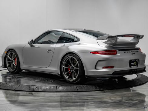 Used 2015 Porsche 911 GT3 RWD image 10