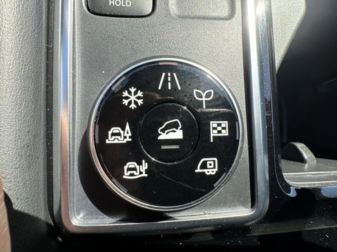 Used 2024 Nissan Pathfinder SL w/ SL Premium Package image 22