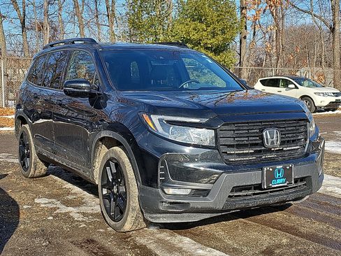 Used 2024 Honda Passport Black Edition image 2