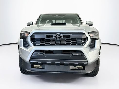 Used 2025 Toyota Tacoma TRD Sport w/ TRD Sport Upgrade Package AWD/4WD image 2