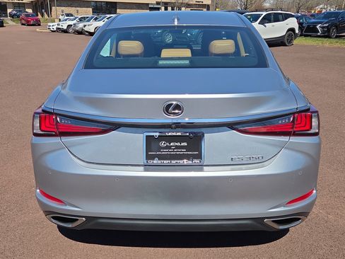 Used 2024 Lexus ES 350 350 w/ Premium Package image 4