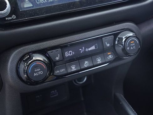 Used 2023 Nissan Kicks SR w/ SR Premium Package FWD image 16