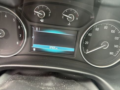 Used 2019 Buick Enclave Essence image 2