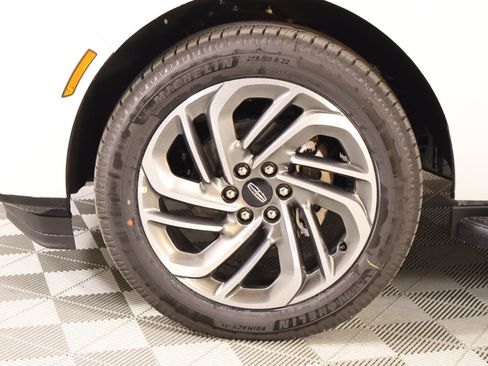 New 2026 Lincoln Navigator Premiere AWD/4WD image 19