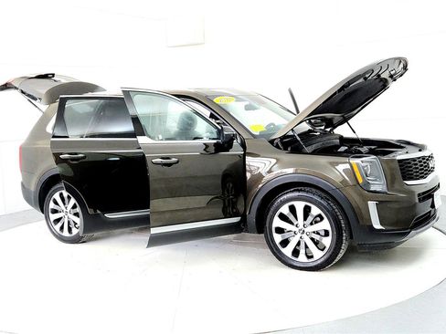 Used 2022 Kia Telluride S image 12