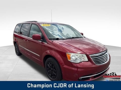Used 2012 Chrysler Town & Country Touring w/ Entertainment Group #1 FWD image 10