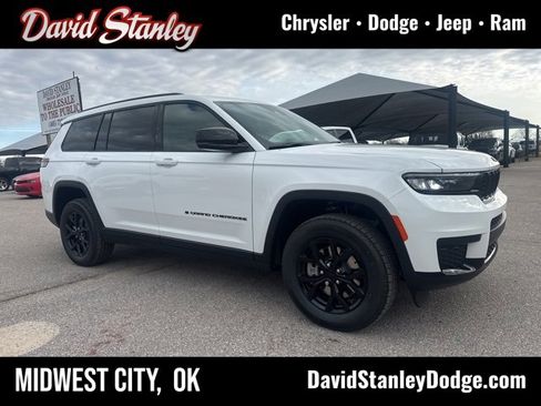 New 2025 Jeep Grand Cherokee L Altitude image 1