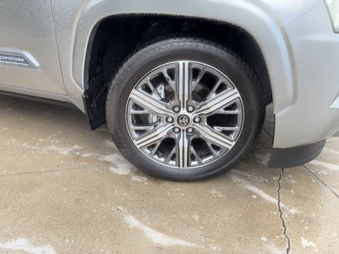 Used 2024 Toyota Sequoia Capstone AWD/4WD image 36