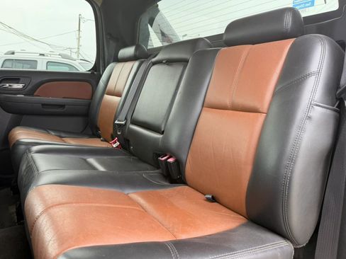 Used 2007 Chevrolet Avalanche LT w/ LT Preferred Equipment Group image 12