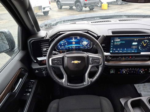 Used 2023 Chevrolet Silverado 1500 LT image 11