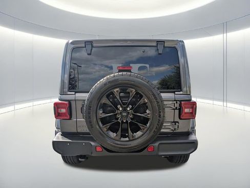 Used 2025 Jeep Wrangler Unlimited Sahara image 6