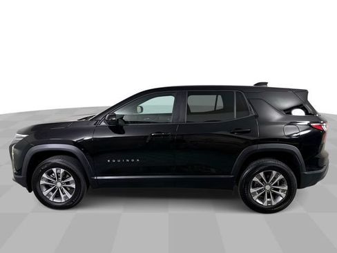 Used 2026 Chevrolet Equinox LT FWD image 5