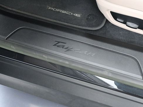 Certified 2022 Porsche Taycan image 16