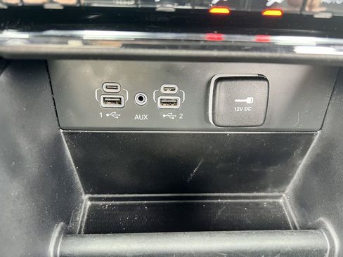 Used 2023 Jeep Grand Cherokee Limited AWD/4WD image 22