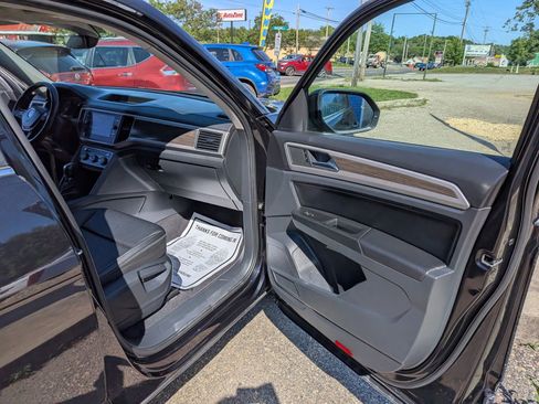 Used 2019 Volkswagen Atlas SE FWD image 46