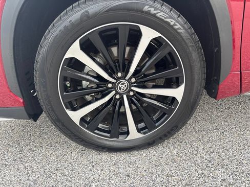 Used 2021 Toyota Highlander XSE AWD/4WD image 30