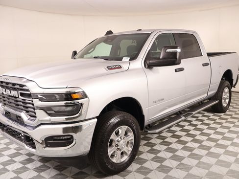 Used 2026 RAM 2500 Big Horn AWD/4WD image 10