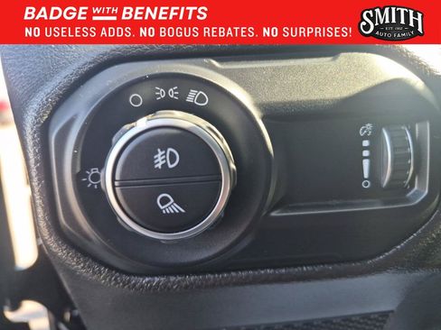 Used 2023 Jeep Gladiator Sport AWD/4WD image 17