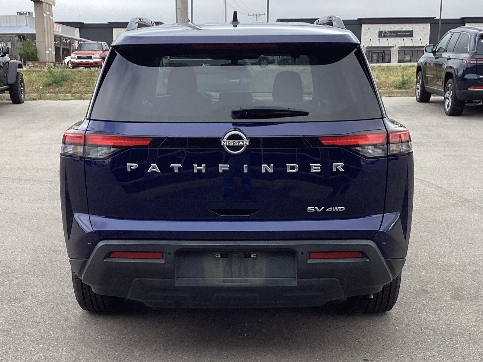 Used 2024 Nissan Pathfinder SV AWD/4WD image 5