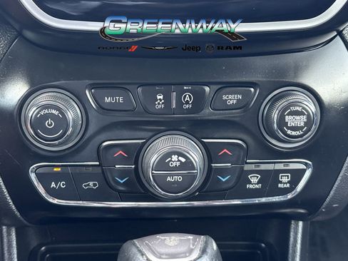 Used 2020 Jeep Cherokee Limited image 15