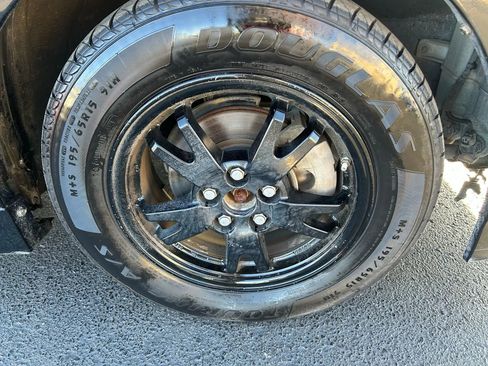 Used 2015 Toyota Prius Two image 28