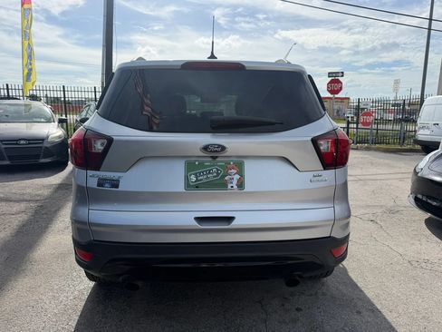 Used 2019 Ford Escape SE FWD image 5