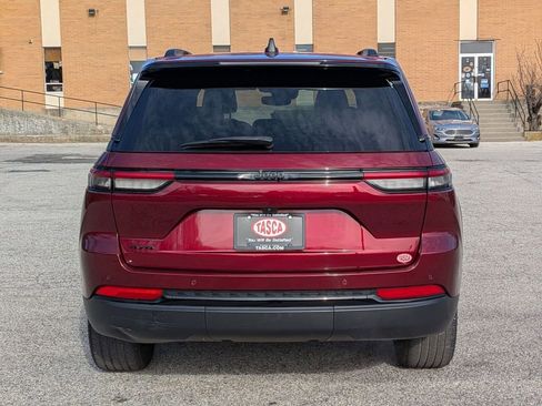 Certified 2023 Jeep Grand Cherokee Altitude AWD/4WD image 4