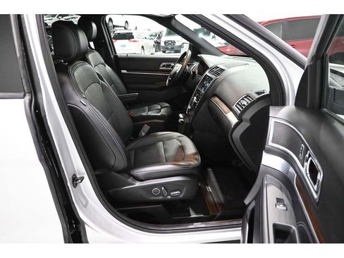 Used 2017 Ford Explorer Limited FWD image 15