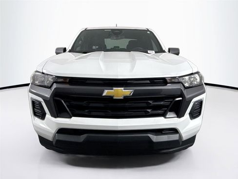 Used 2024 Chevrolet Colorado LT RWD image 8