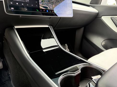 Used 2020 Tesla Model Y Long Range AWD/4WD image 27