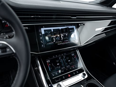 New 2026 Audi Q7 3.0T Premium Plus AWD/4WD image 12