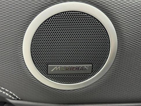 Used 2026 Land Rover Discovery Limited Edition image 25