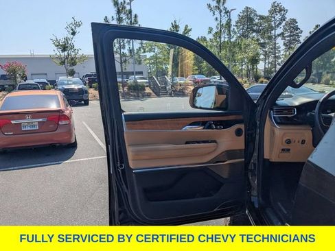 Used 2022 Jeep Grand Wagoneer Series III w/ Rear Seat Video Group 1 AWD/4WD image 25