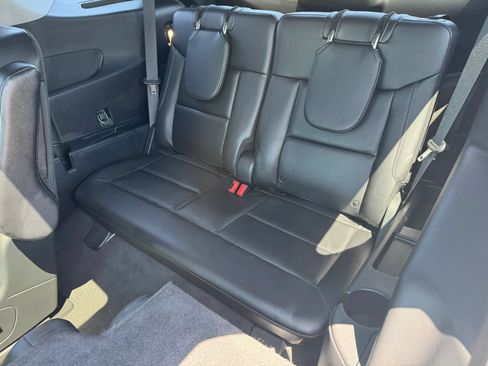 Used 2022 Ford Explorer Limited w/ Limited Technology Package AWD/4WD image 7