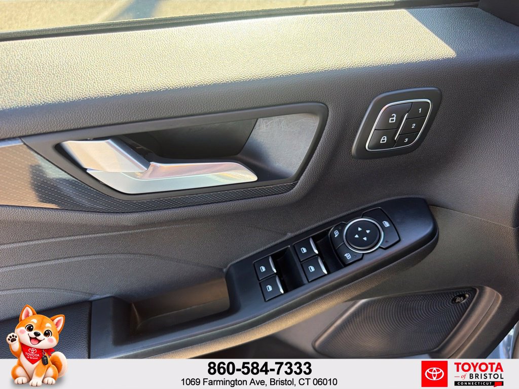 Used 2024 Ford Escape ST-Line Select w/ Tech Pack #2 AWD/4WD image 15