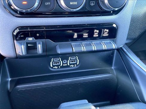 Used 2022 RAM 2500 Laramie w/ Night Edition image 31