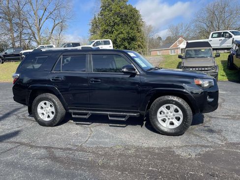 Used 2023 Toyota 4Runner SR5 Premium w/ Moonroof Package image 2
